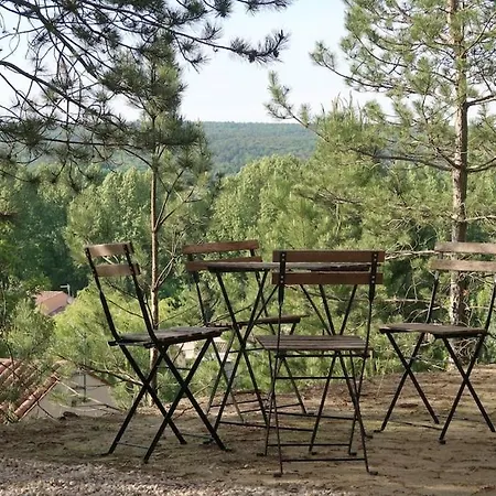 Chalet sous les pins classé 3 étoiles idéal pour 2, possible pour 4 Chalet Céreste
