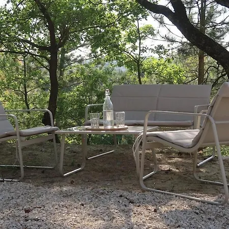 Chalet sous les pins classé 3 étoiles idéal pour 2, possible pour 4 Chalet Céreste